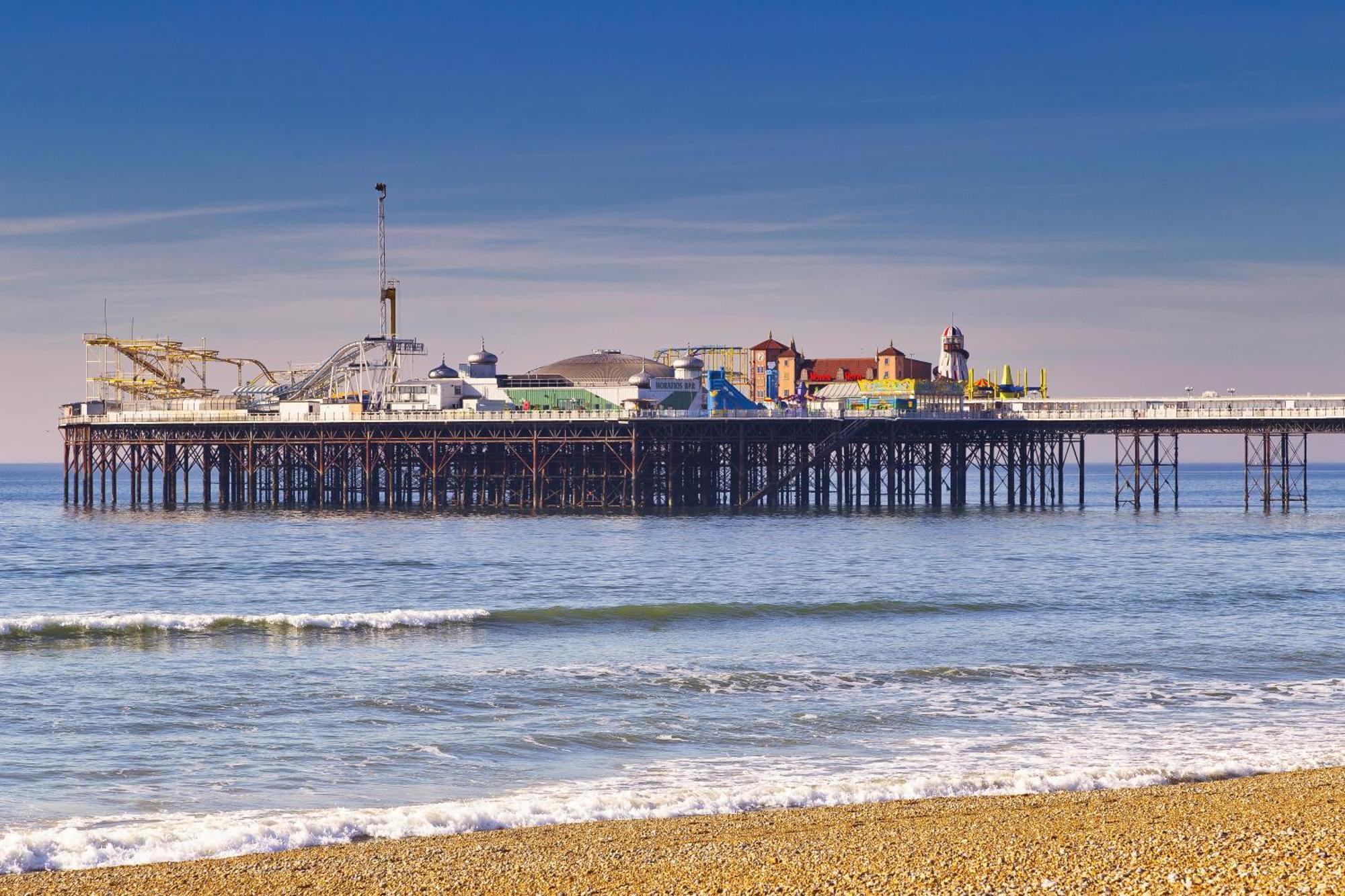 Luxury 4br Near South Downs With Stunning Sea Views, Pool Table & Free Parking For 4 Cars Hove