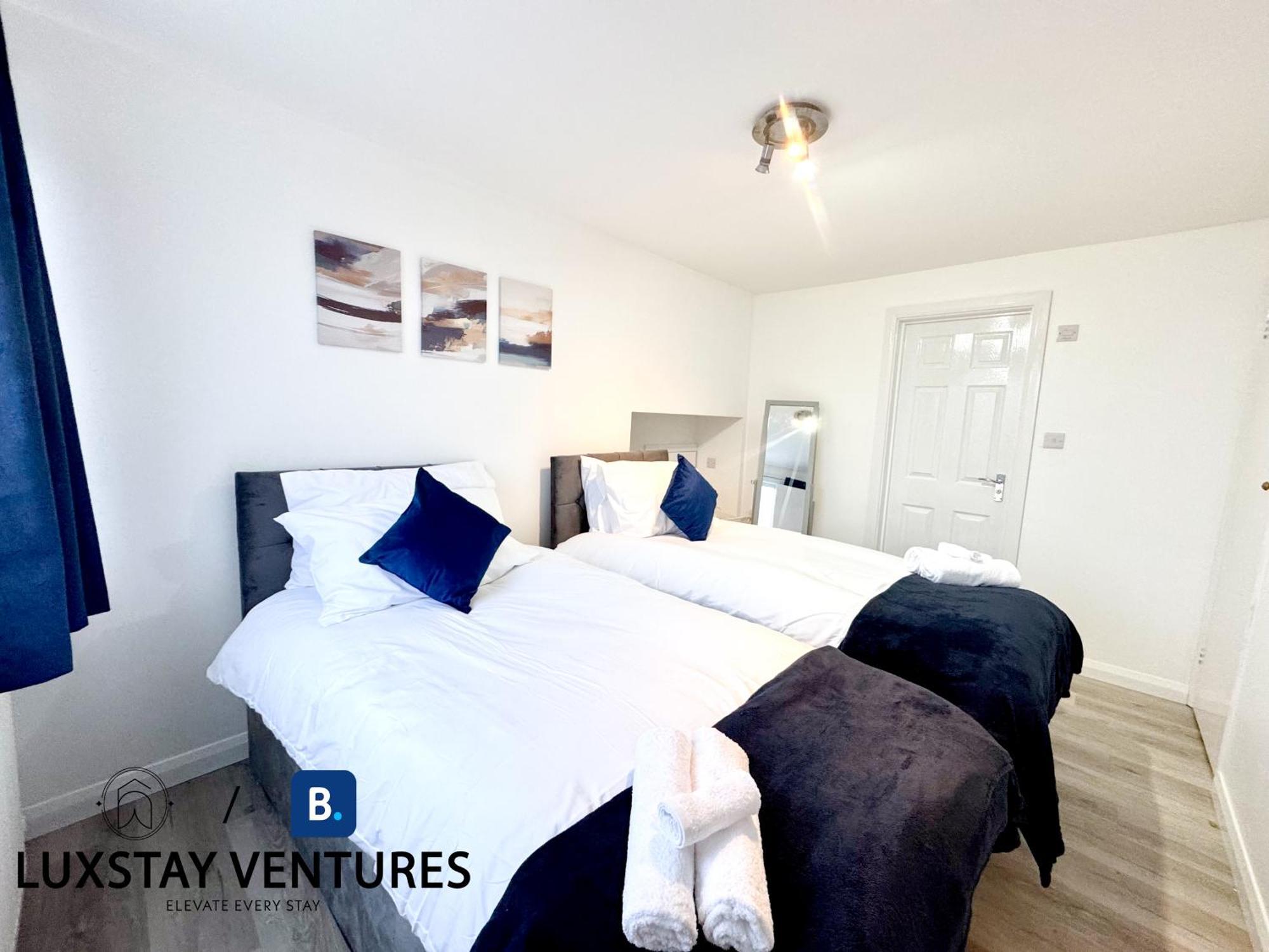 Luxury 4br Near South Downs With Stunning Sea Views, Pool Table & Free Parking For 4 Cars Ferienhaus