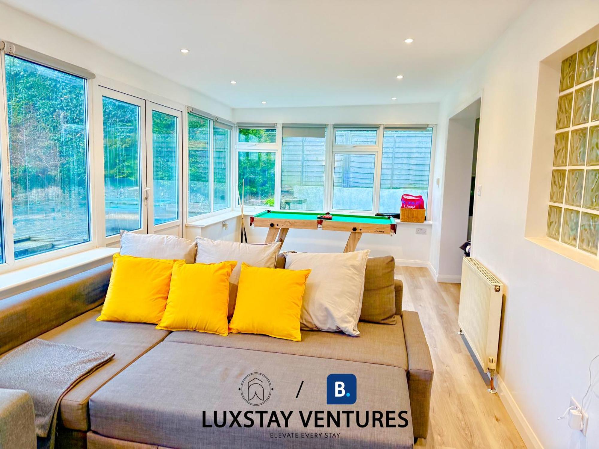 Ferienhaus Luxury 4br Near South Downs With Stunning Sea Views, Pool Table & Free Parking For 4 Cars *