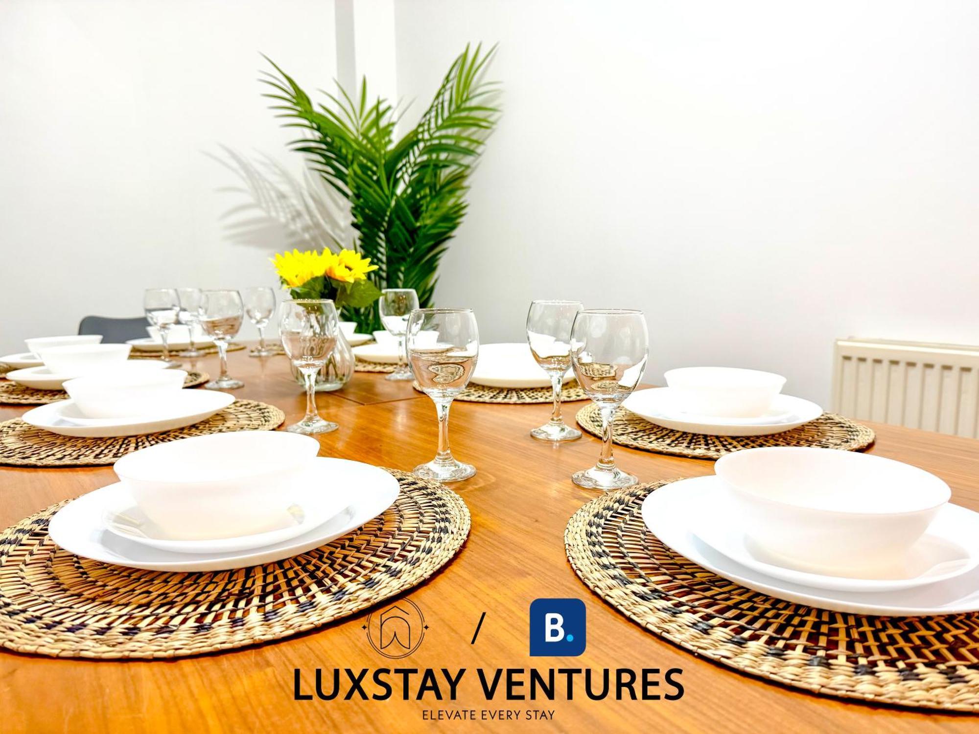 Luxury 4br Near South Downs With Stunning Sea Views, Pool Table & Free Parking For 4 Cars *