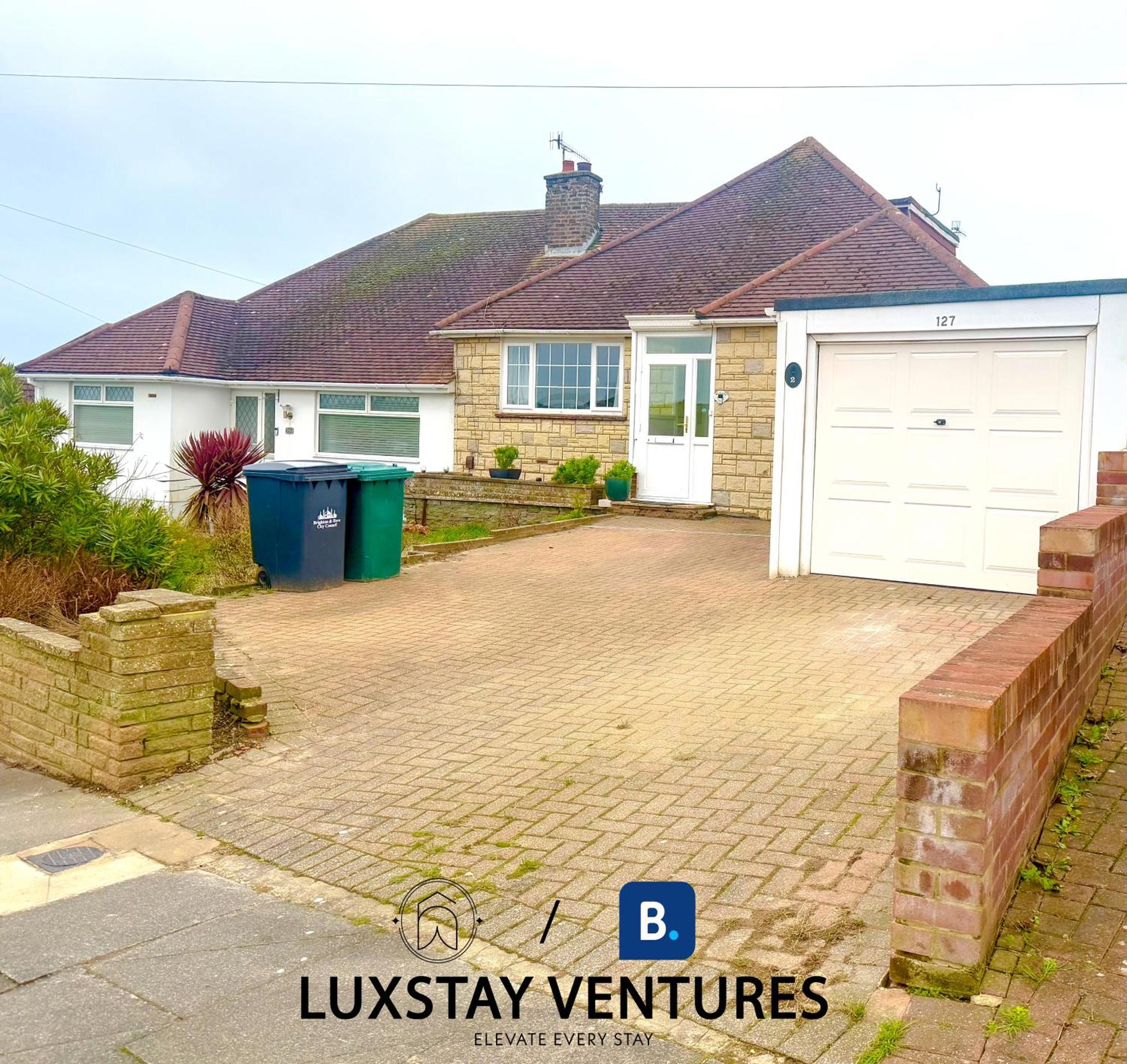 Luxury 4br Near South Downs With Stunning Sea Views, Pool Table & Free Parking For 4 Cars