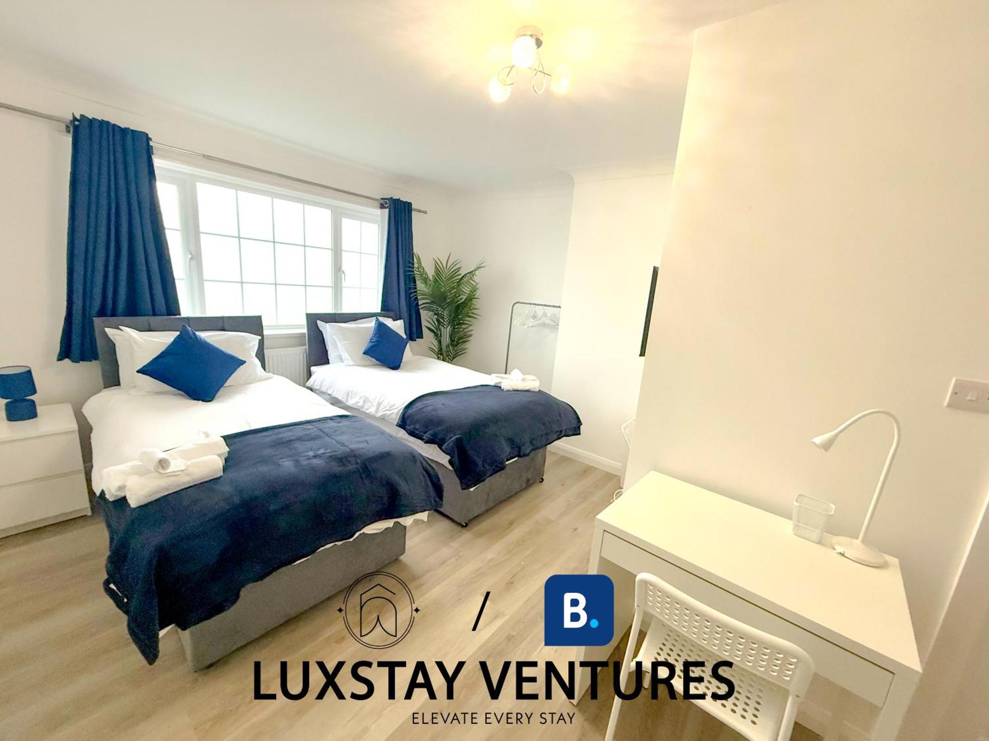 Luxury 4br Near South Downs With Stunning Sea Views, Pool Table & Free Parking For 4 Cars Hove
